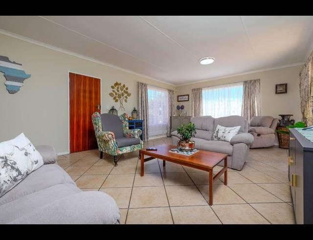 3 BEDROOM TOWNHOUSE FOR SALE IN AMOROSA